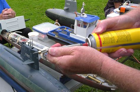 RC SUBMARINE TORPEDO LAUNCH TEST - World War Wings