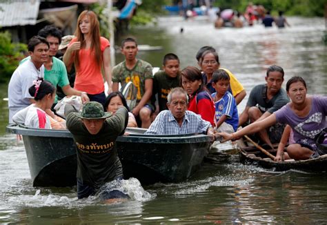 As Thailand Floods Spread, Experts Blame Officials, Not Rains - The New York Times