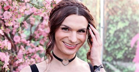 Fans praise trans TikToker Dylan Mulvaney after facial feminization reveal: 'Stunning' | Flipboard
