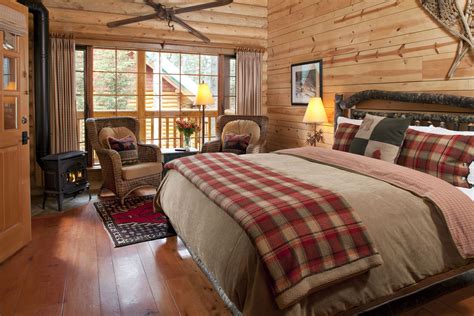 Pin by Cathedral Mountain Lodge on Deluxe King Cabin | Cabin bedroom decor, Rustic master ...