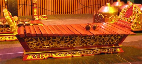 Singgah Sejenak: How to Play a Music Instrument Gamelan