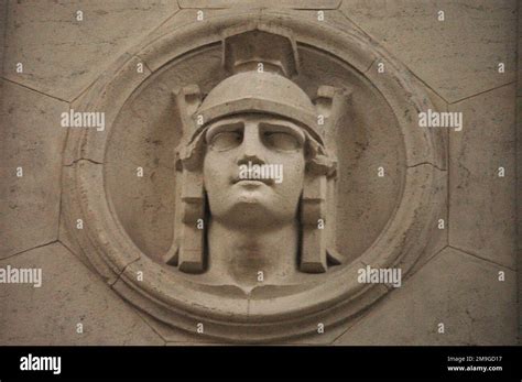 Milan Railway Station architectural detail 3 Stock Photo - Alamy