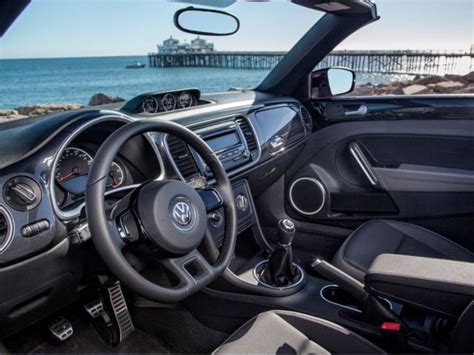 2019 Volkswagen Beetle: 117 Interior Photos | U.S. News