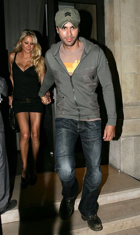 Are Anna Kournikova & Enrique Iglesias Married? See His Cryptic Hint ...