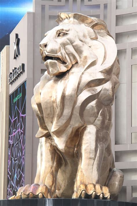 MGM Grand's Leo the Lion Statue Gets a Buffing