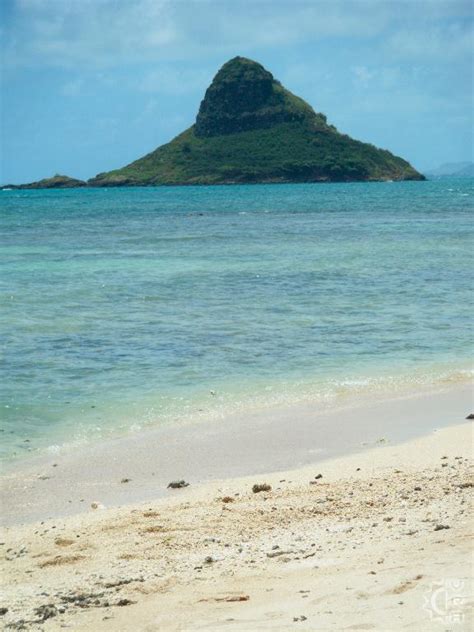 Kaneohe Bay in Kaneohe, Oahu, Hawaii | Hawaiian Beach Rentals