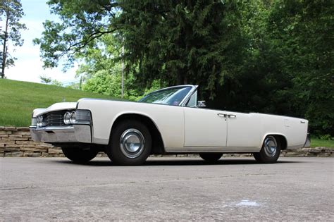 1965 Lincoln Continental Convertible – Muscle Vintage Cars