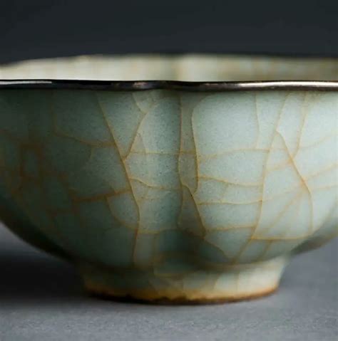 One of the Best Crackle Glaze Recipe For Your Pottery - Spinning Pots