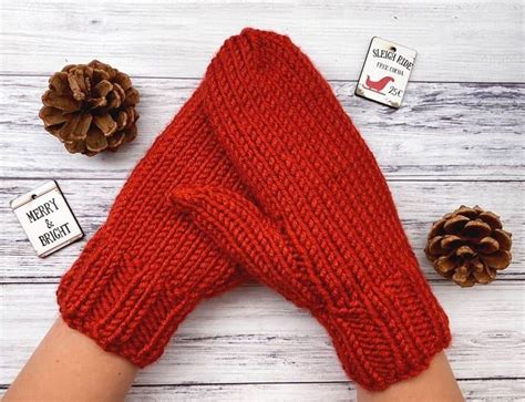 Easy Knit Mittens (Free Pattern) | Mittens pattern, Knitted mittens pattern, Knit mittens