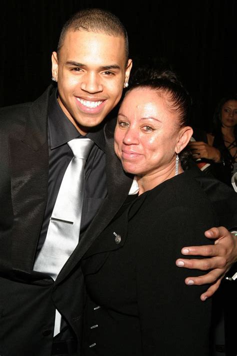 Chris Brown’s Mom — Singer Trying To Repair Relationship With His Mom In Rehab – Hollywood Life