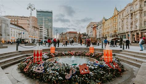 VIDEO: Advent in Zagreb officially opened as first candle lit | Croatia Week