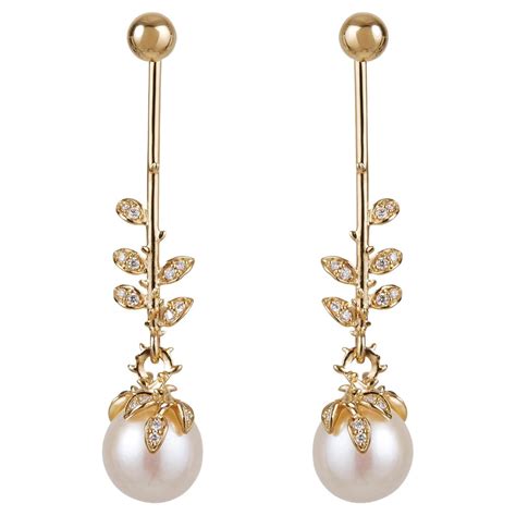 Nested Diamond Vine Freshwater Pearl Drop Earrings – 18ct Yellow Gold For Sale at 1stDibs