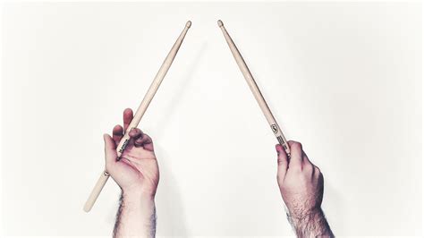 How to hold drumsticks - 5 Essential steps - Drum That