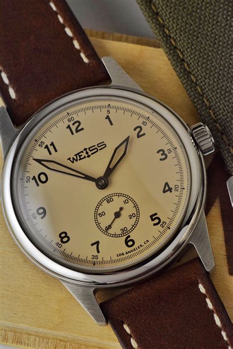 REVIEW: Weiss 38 mm Field Watches - Automatic vs. Manual