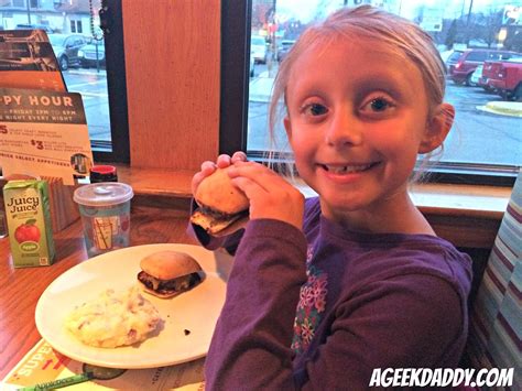 A GEEK DADDY: KIDS EAT FREE AT METRO DETROIT APPLEBEES ON MONDAY ...