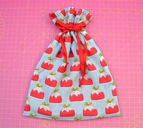 Free Christmas Gift Bag Sewing Pattern - Stitched In Wonderland