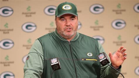 Packers coach Mike McCarthy unveils revamped coaching staff