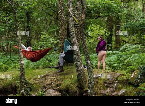 Mooning hi-res stock photography and images - Alamy