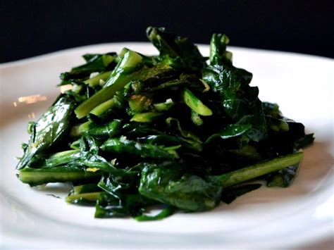 Sauteed Dandelion Greens Recipe and Nutrition - Eat This Much