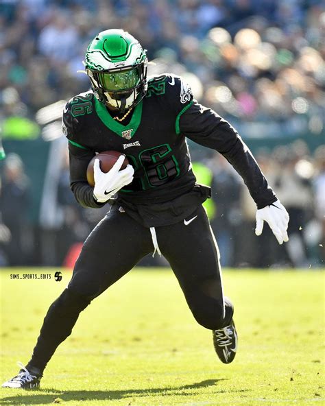 Eagles Black and Kelly green uniforms. How many people want them to ...