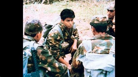 #Throwback! When Shah Rukh Khan Was Chased By Fauji Director With A ...