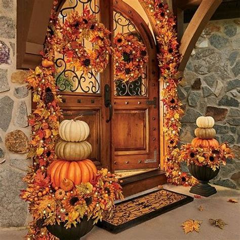 Fascinating Vintage Thanksgiving Decorations Ideas_28 | Fall door decorations, Fall thanksgiving ...