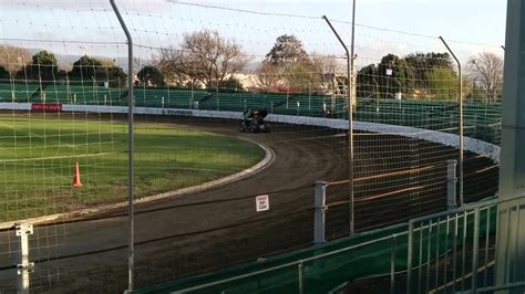 Practice Night at Palmerston North Speedway (09/10/14) Sprintcar - YouTube