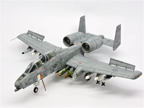 N/AW A-10 "THUNDERBOLT" II - Model Aces