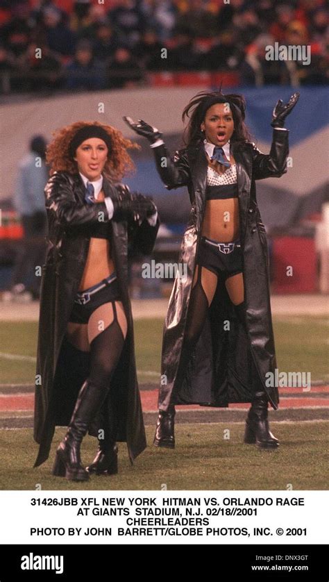 New york giants cheerleaders hi-res stock photography and images - Alamy