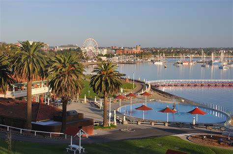 Eastern Beach Reserve - Vue Geelong Apartments