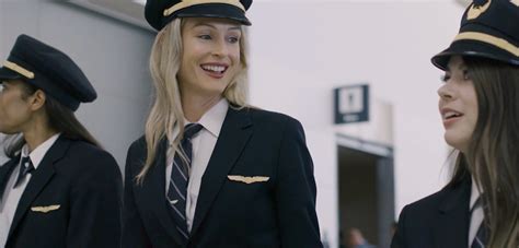 United Airlines Wants To Hire 10,000 Pilots - Live and Let's Fly