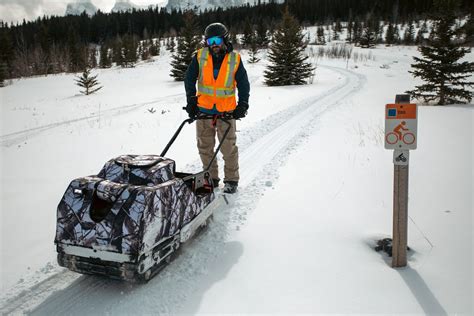 Parks Canada pilot project allows fat biking on snowy mountain trails in Banff - The Globe and Mail