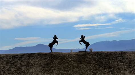 Ricardo Breceda sculptures – Tales of a vanlife couple