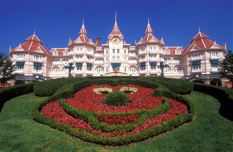 Disneyland® Hotel © Disney - Greatdays Group Travel