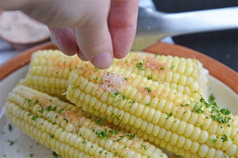 Best Corn on the Cob Seasoning {VIDEO} - Easy Corn Recipes