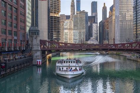 Chicago Architecture Tours | Boat Cruises, Walking Tours, Bus Tours