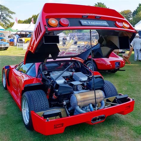 Ferrari F40 engine bay at Salon Prive 2018 : r/carporn