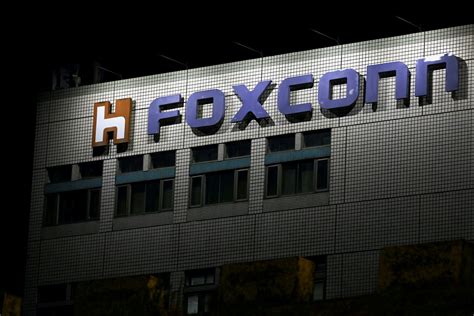 Exclusive: Apple supplier Foxconn plans to quadruple workforce at India ...