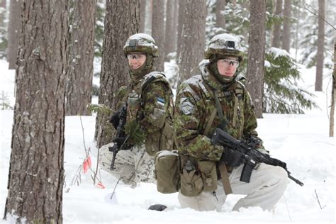 Video: What’s in the kit of an Estonian winter soldier?