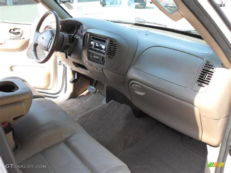 2002 Ford F150 Lariat SuperCrew interior Photo #37966167 | GTCarLot.com