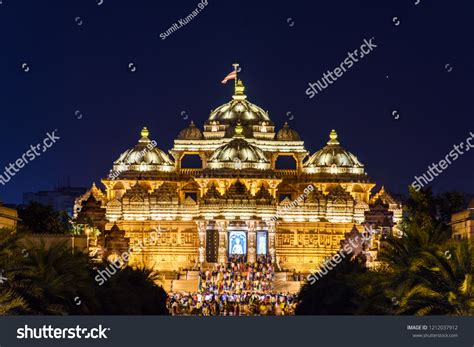 31 Akshardham Temple Delhi Night Images, Stock Photos & Vectors ...