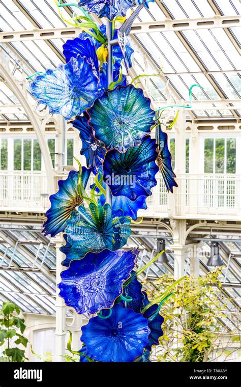 Dale chihuly glass sculpture hi-res stock photography and images - Alamy