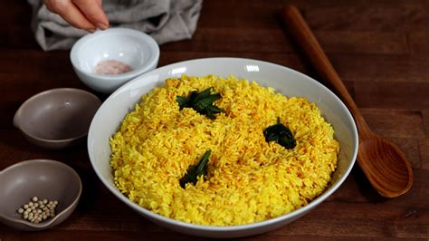 How to make a Perfect Nasi Kunyit (Turmeric Rice, 黄姜饭) - WoonHeng