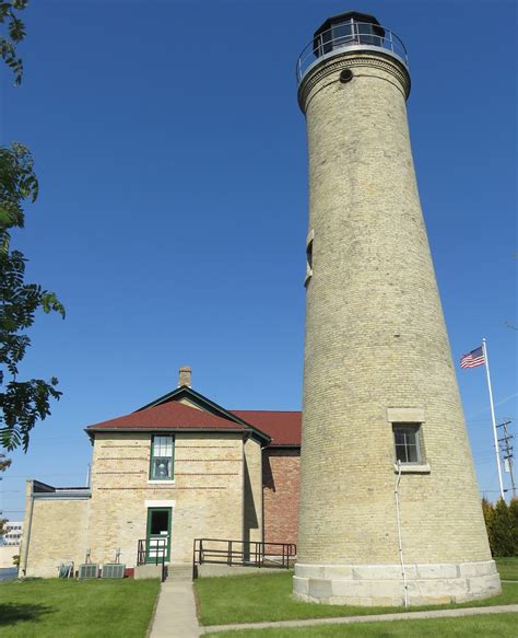 Kenosha Lighthouse (Kenosha, Wisconsin) | Built in 1866, thi… | Flickr