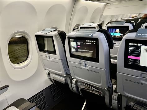 Icelandair Economy Class Review: FI622 Newark Airport (EWR) to ...