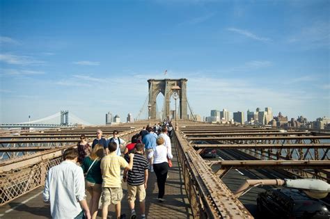 How Long It Takes to Walk the Brooklyn Bridge?