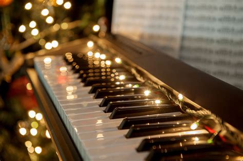 Christmas Classic Songs and Music for the Holiday Season | Piano ...