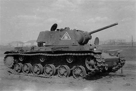 KV1 tank model 1941 with number 116 | World War Photos