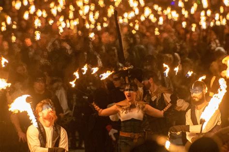 Edinburgh's Hogmanay: Plug pulled on torchlight procession through city ...