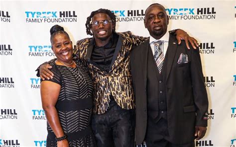 Tyreek Hill Parents: Meet Derrick Shaw and Anesha Sanchez | Celebrity